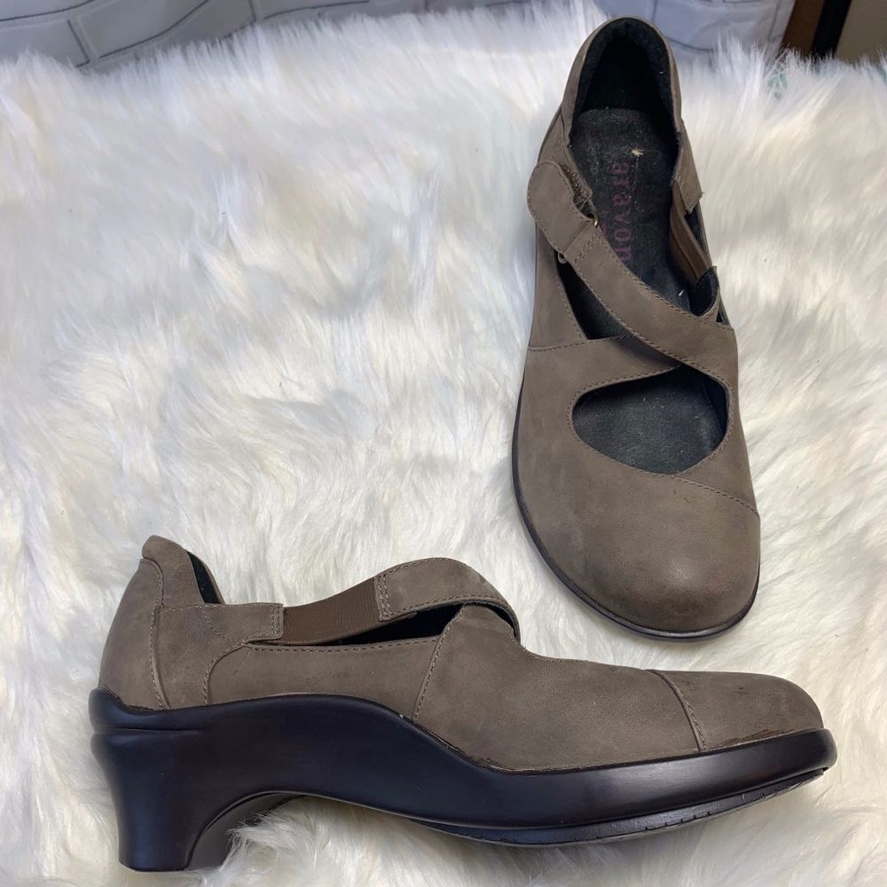 Aravon Mona Stone Slip On Pumps Size 7 Narrow‎ EUC